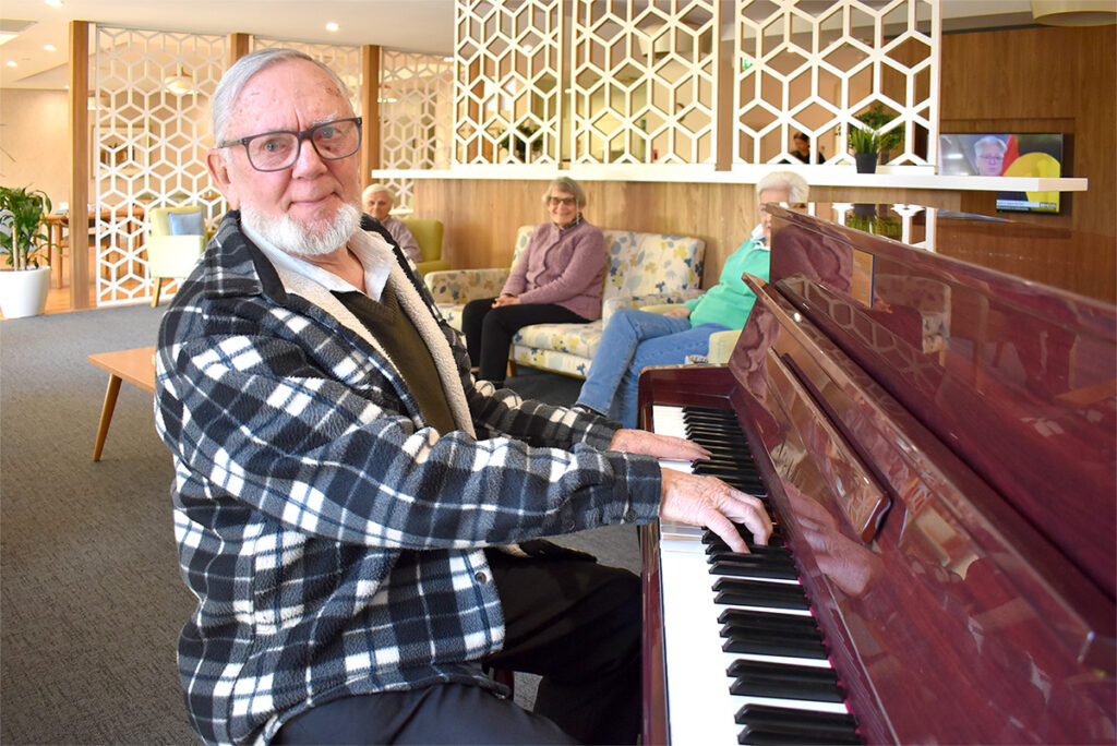 Why Resthaven volunteer pianist chooses aged care